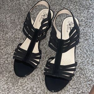 Life Stride Black Strappy T‑Bar Slingback Sandals
